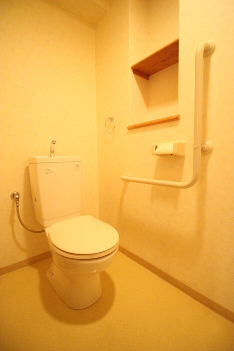 物件内観写真15　(トイレ)