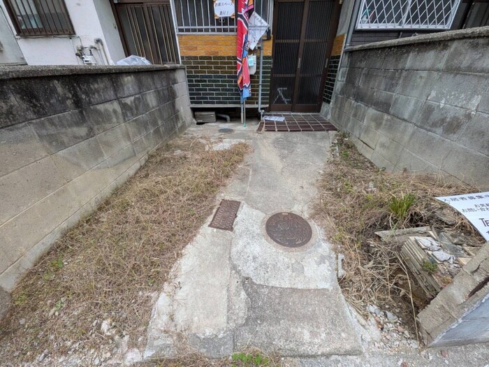 物件外観写真6　(駐車場)