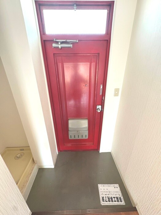 物件内観写真6　(玄関)