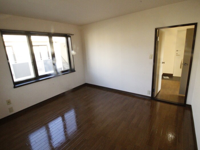 物件内観写真8　(居室)