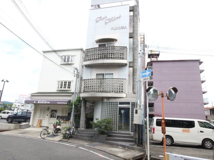 物件外観写真3　(周辺環境)