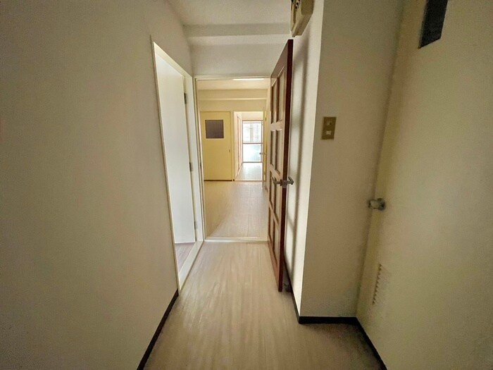 物件内観写真18　(廊下)
