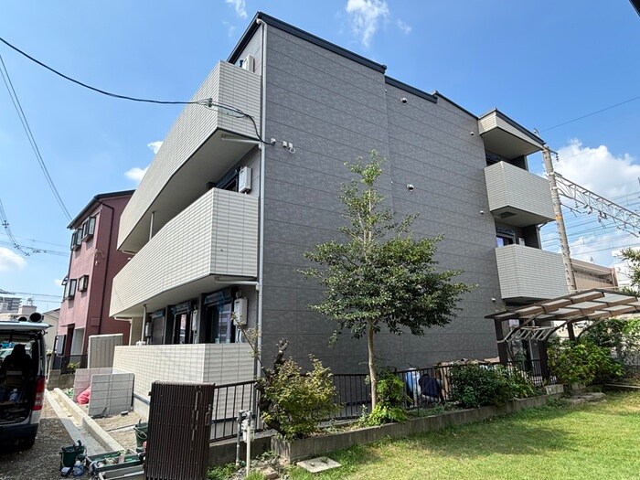 物件外観写真2　(建築中)