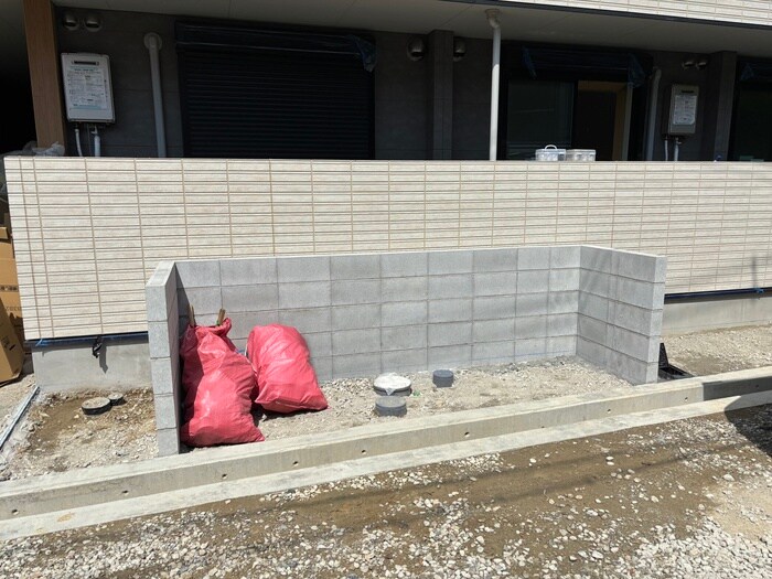 物件外観写真3　(建築中)