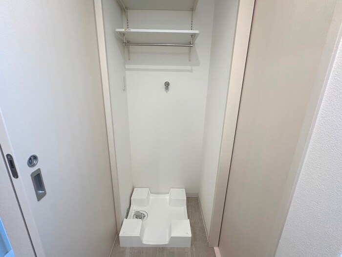 物件内観写真10　(洗濯機置場)