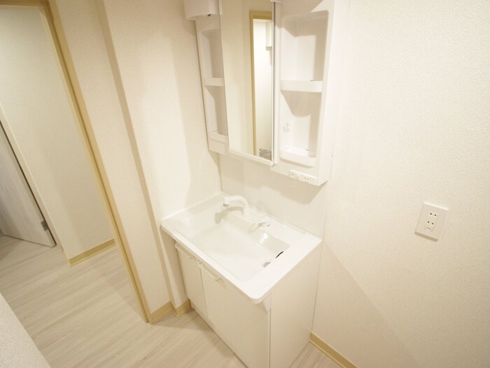 物件内観写真11　(洗面)