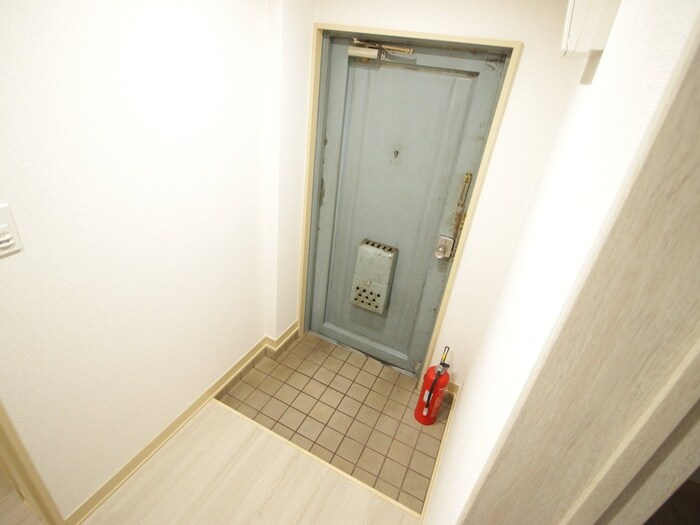 物件内観写真14　(玄関)