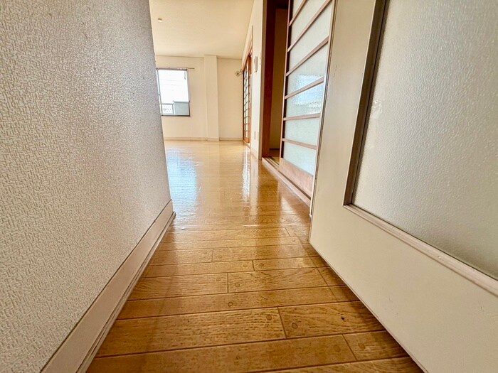 物件内観写真18　(廊下)