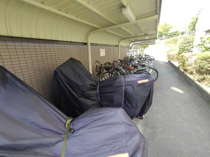 物件外観写真5　(駐輪場)