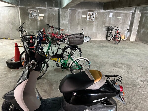 バイク置き場