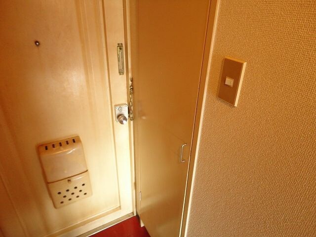 物件内観写真14　(玄関)