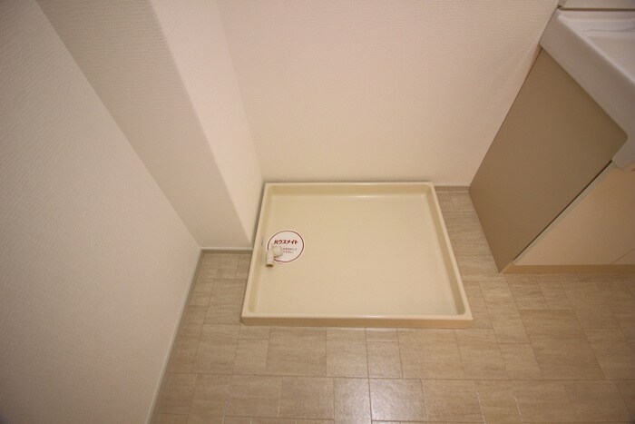 物件内観写真13　(洗濯機置場)