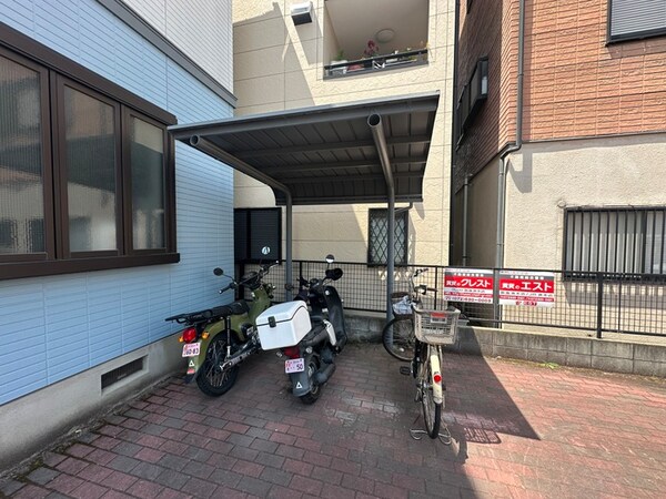 バイク置き場