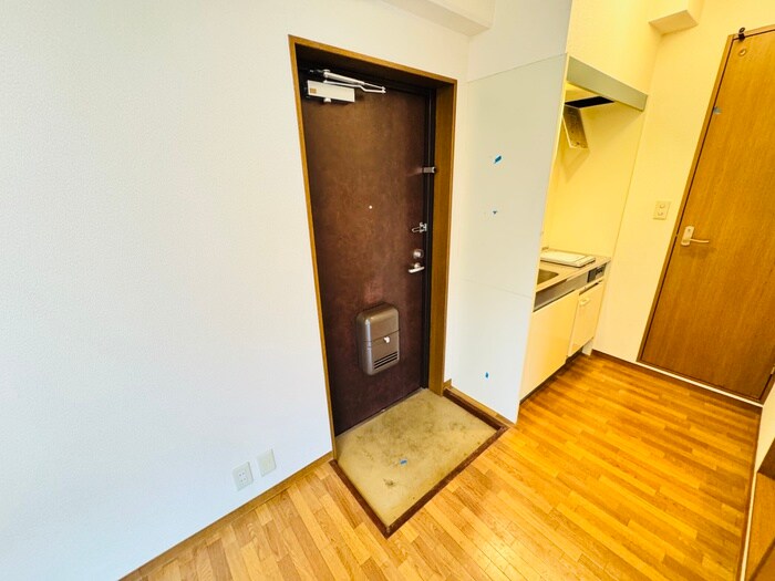 物件内観写真13　(玄関)