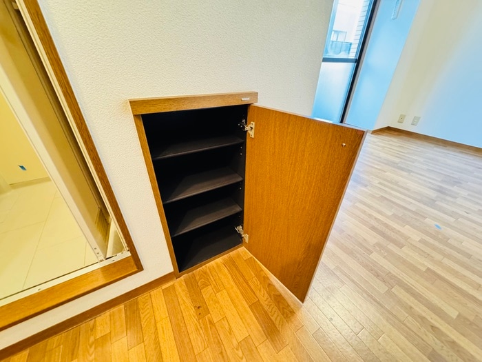 物件内観写真15　(靴箱)