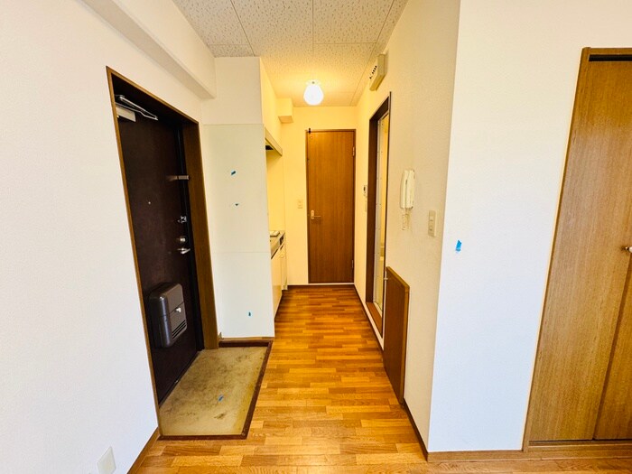 物件内観写真18　(廊下)