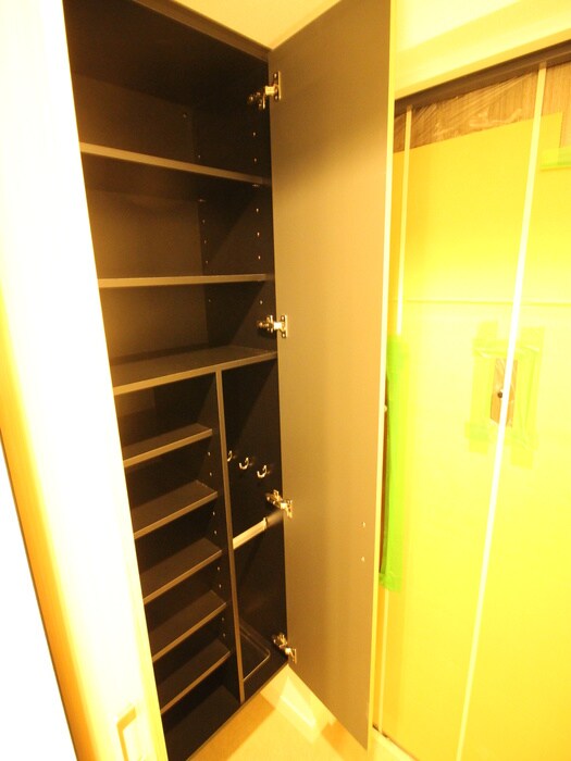 物件内観写真8　(靴箱)