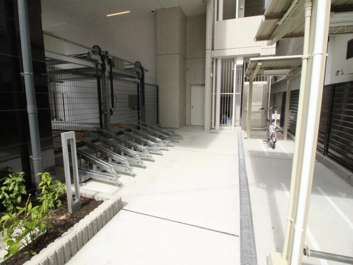 物件外観写真5　(駐輪場)