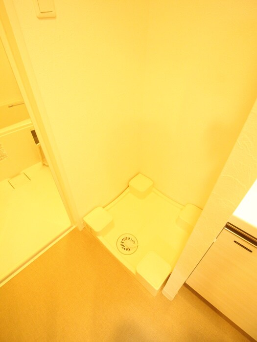 物件内観写真10　(洗濯機置場)