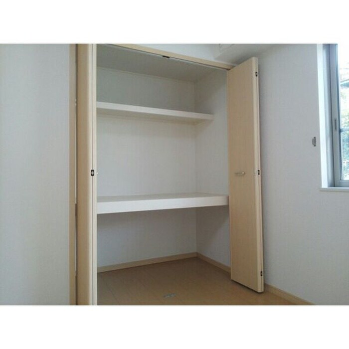 物件内観写真12　(収納)