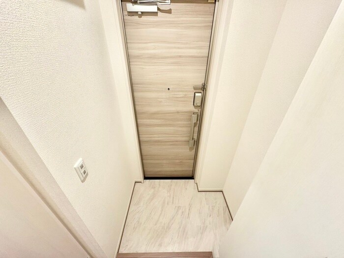 物件内観写真8　(玄関)