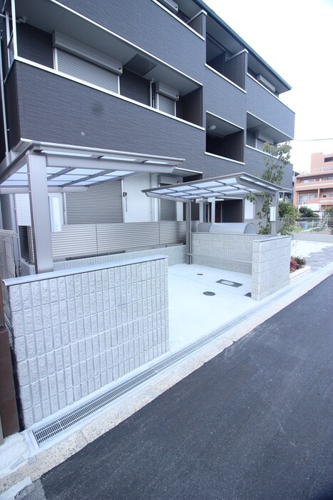 物件外観写真4　(駐輪場)