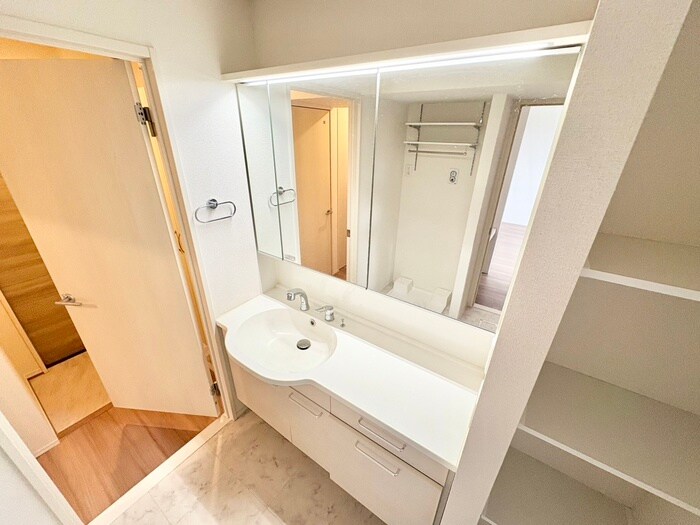 物件内観写真10　(洗面)