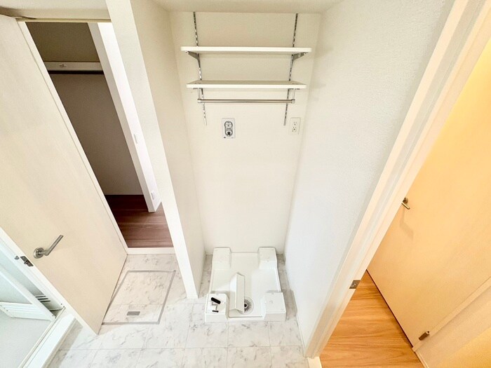 物件内観写真11　(洗濯機置場)