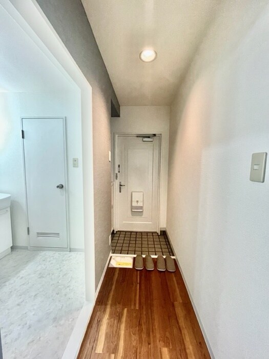 物件内観写真20　(廊下)