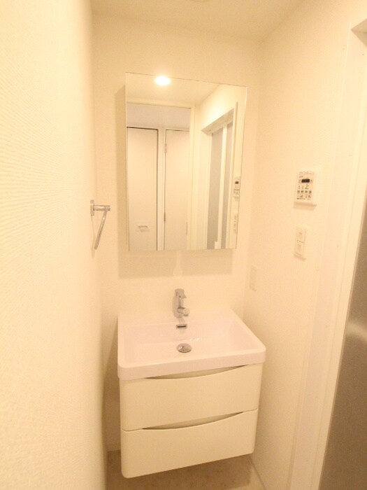 物件内観写真9　(洗面)