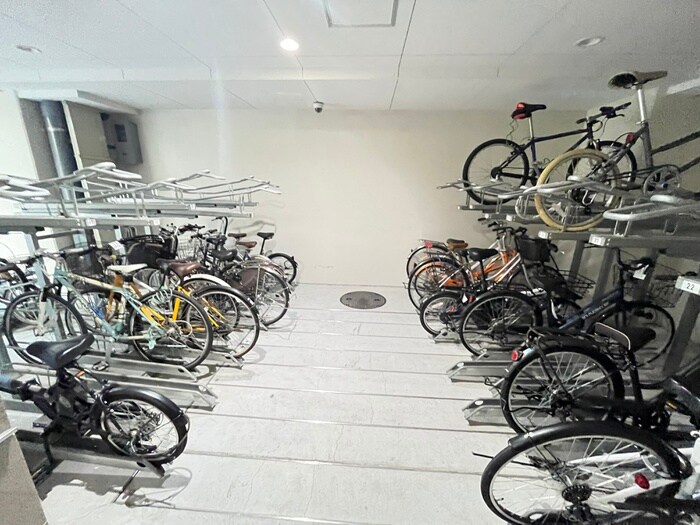 物件外観写真5　(駐輪場)