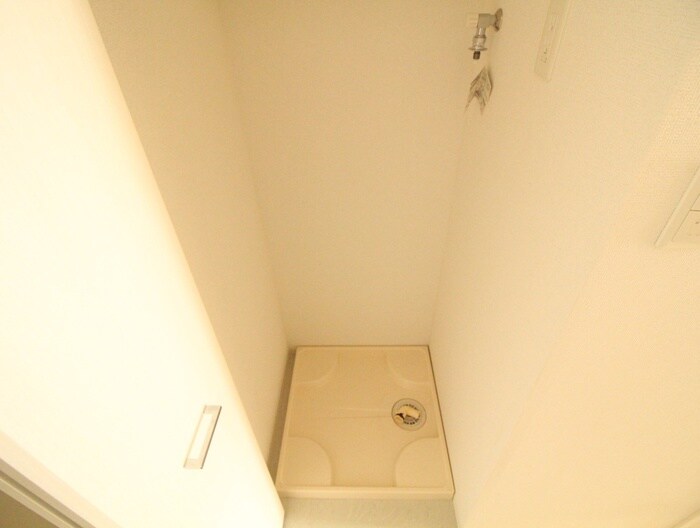 物件内観写真12　(洗濯機置場)