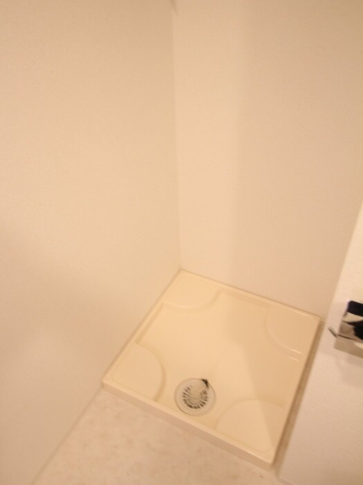 物件内観写真14　(洗濯機置場)