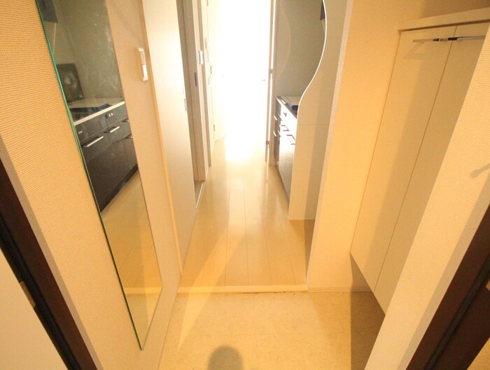 物件内観写真16　(玄関)