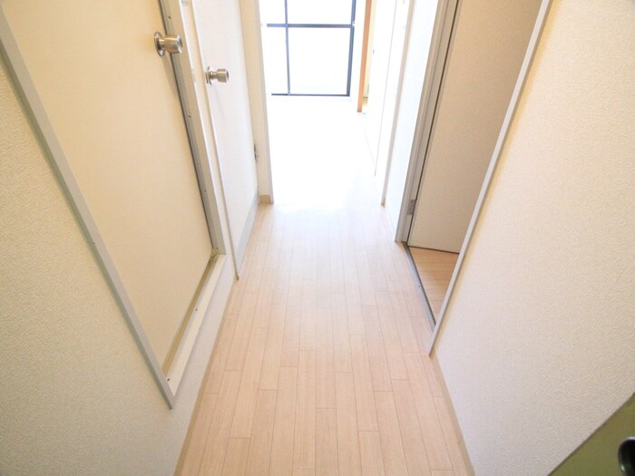 物件内観写真18　(廊下)