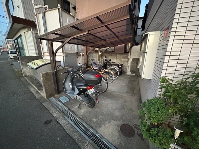 物件外観写真3　(駐輪場)