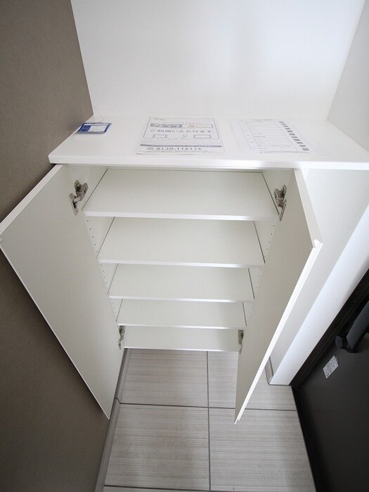 物件内観写真8　(靴箱)