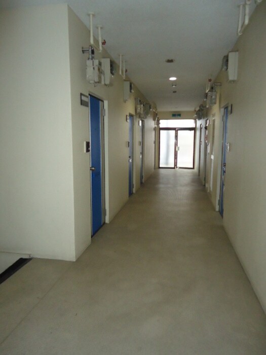 物件外観写真6　(エントランス部分)