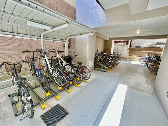 物件外観写真4　(駐輪場)