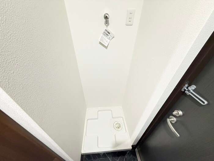 物件内観写真14　(洗濯機置場)