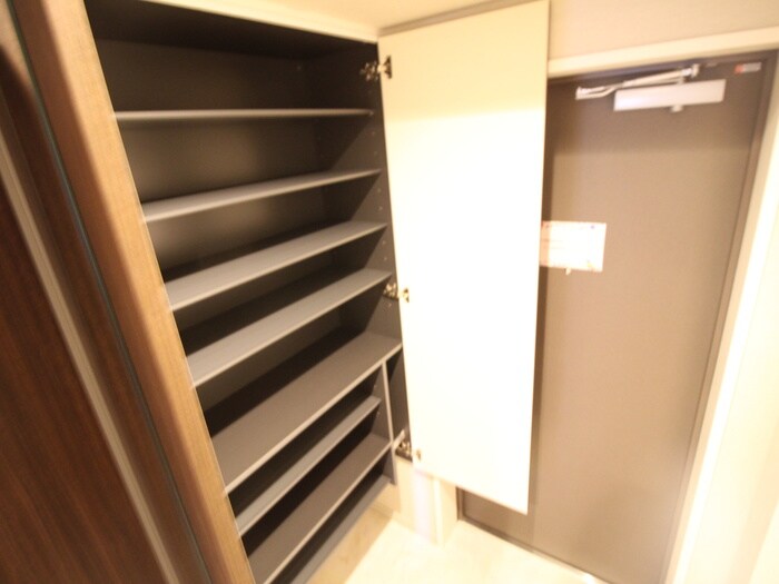 物件内観写真10　(靴箱)