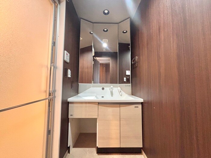 物件内観写真11　(洗面)