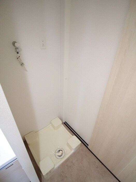 物件内観写真15　(洗濯機置場)