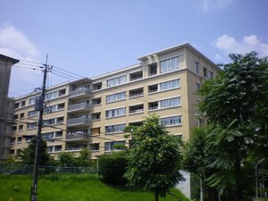 ｸﾞﾗﾝﾄﾞﾒｿﾞﾝ北千里古江台（401）外観写真
