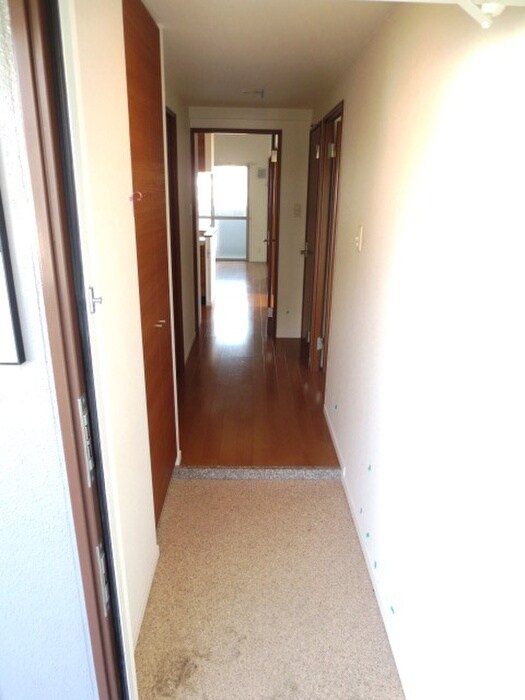 物件内観写真7　(玄関)