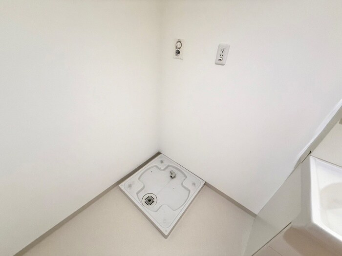 物件内観写真12　(洗濯機置場)