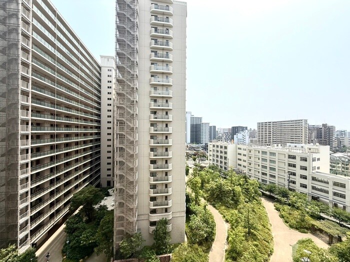 物件内観写真16　(室内からの展望)