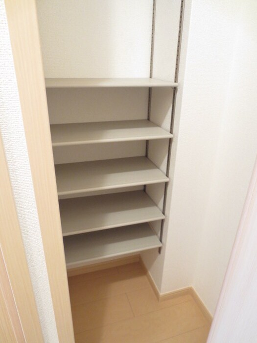 物件内観写真13　(収納)