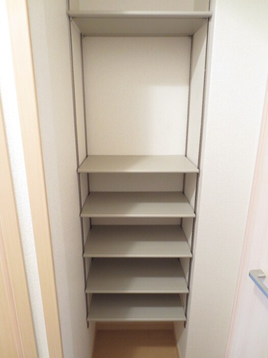 物件内観写真18　(靴箱)