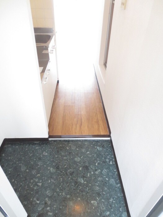 物件内観写真7　(玄関)